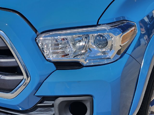 Used 2019 Toyota Tacoma SR5 RWD image 9
