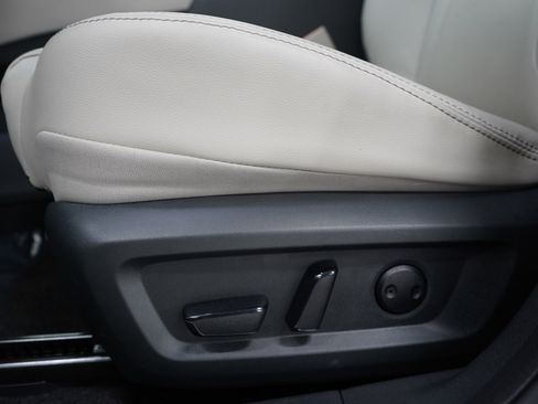 Used 2023 Nissan Rogue SL image 25