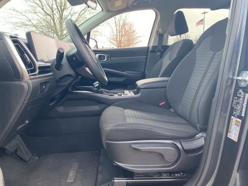 Used 2024 Kia Sorento LX image 22