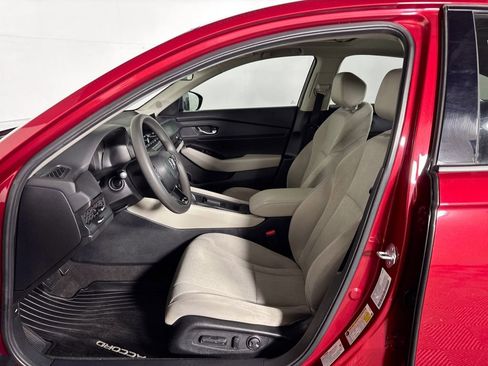 Certified 2025 Honda Accord SE image 12