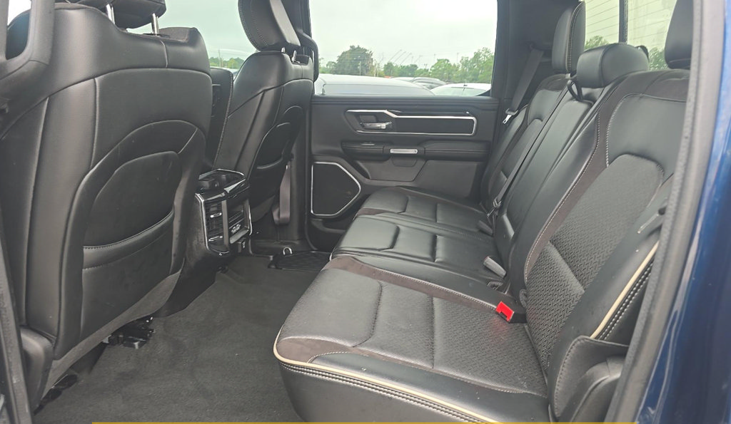 Used 2022 RAM 1500 Laramie AWD/4WD image 9