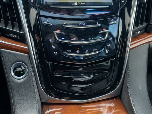 Used 2018 Cadillac Escalade Premium Luxury image 19