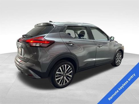 Used 2021 Nissan Kicks SV image 5