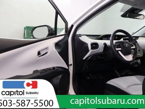 Used 2017 Toyota Prius Two w/ Carpet Mat Package image 9