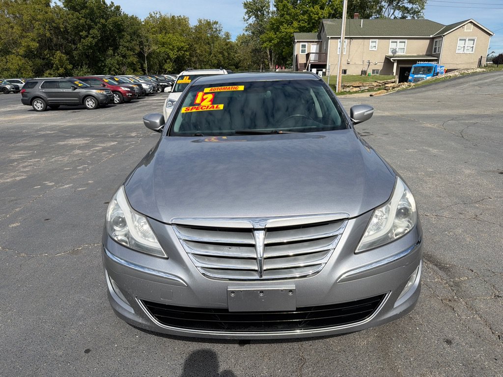 Used 2012 Hyundai Genesis 3.8 RWD image 3