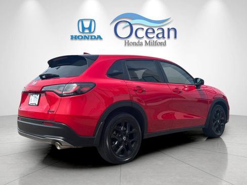 Used 2024 Honda HR-V Sport image 3