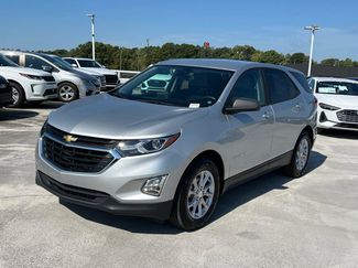 Used 2020 Chevrolet Equinox LS w/ LS Convenience Package image 1