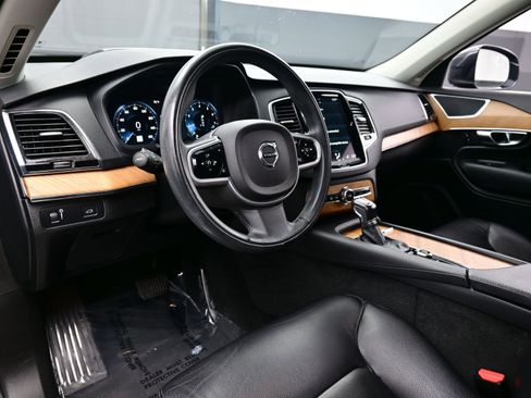 Used 2021 Volvo XC90 T6 Momentum w/ Advanced Package image 14