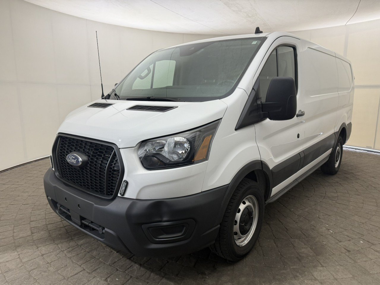 Used 2024 Ford Transit 150 Low Roof RWD image 3