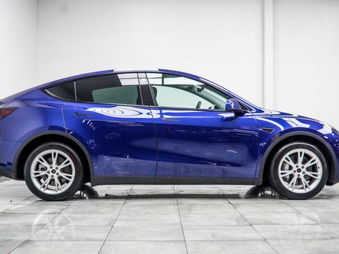 Used 2023 Tesla Model Y AWD image 6