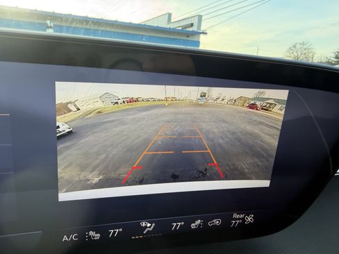 Used 2025 Buick Enclave Preferred image 20