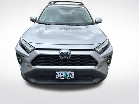 Used 2022 Toyota RAV4 XLE Premium AWD/4WD image 11
