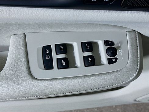 Used 2024 Volvo S60 B5 Plus image 19