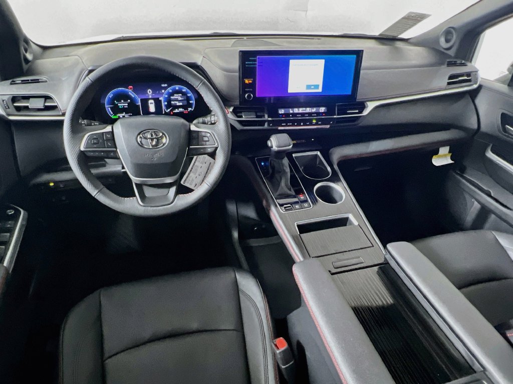 New 2026 Toyota Sienna XSE FWD image 28