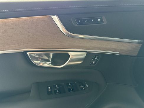 New 2026 Volvo XC90 B5 Plus w/ Protection Package AWD/4WD image 12