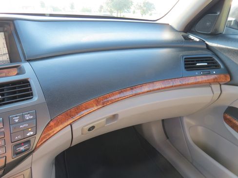 Used 2011 Honda Accord EX-L image 25