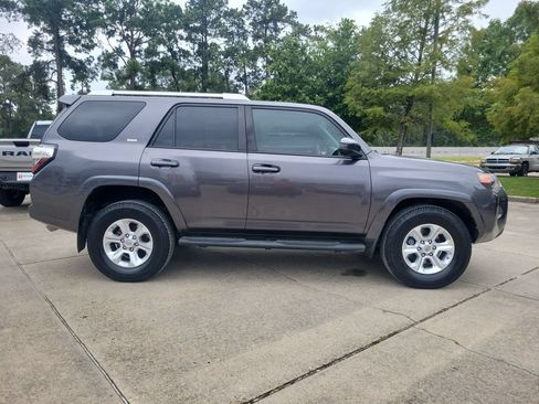 Used 2016 Toyota 4Runner SR5 RWD image 7