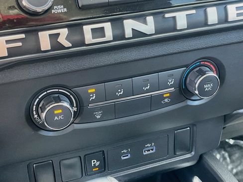 Used 2025 Nissan Frontier SV AWD/4WD image 16