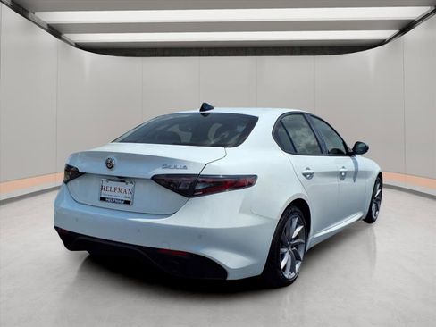 New 2025 Alfa Romeo Giulia image 7