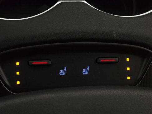 Used 2021 Toyota Venza XLE image 7