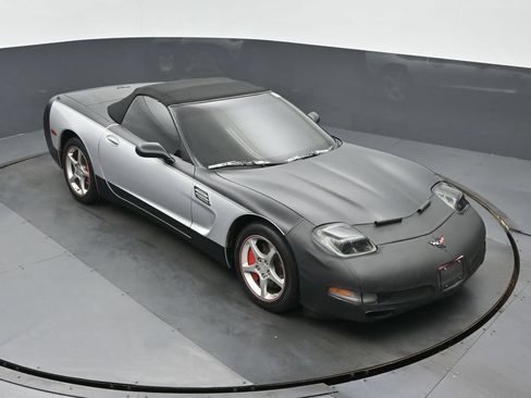 Used 2002 Chevrolet Corvette Convertible w/ Preferred Equipment Group2 RWD image 28