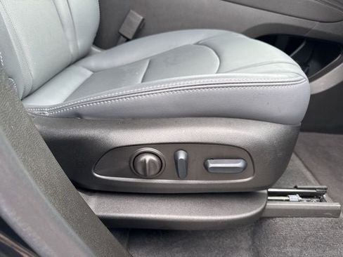 Used 2024 Buick Enclave Essence AWD/4WD image 30