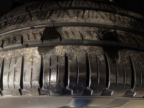 Used 2024 Chevrolet Silverado 1500 LT image 21