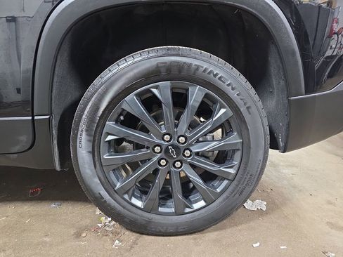 Used 2023 Chevrolet Traverse RS w/ LPO, Floor Liner Package FWD image 36