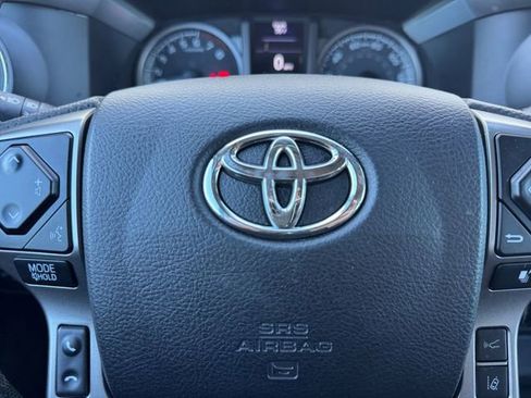 Used 2022 Toyota Tacoma SR5 image 8