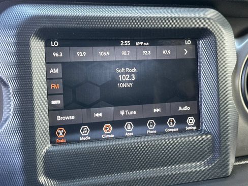 Used 2020 Jeep Wrangler Sport AWD/4WD image 15