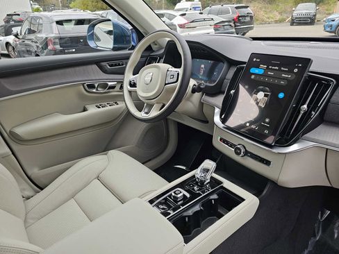 New 2026 Volvo XC90 T8 Ultra w/ Protection Package Premier AWD/4WD image 10