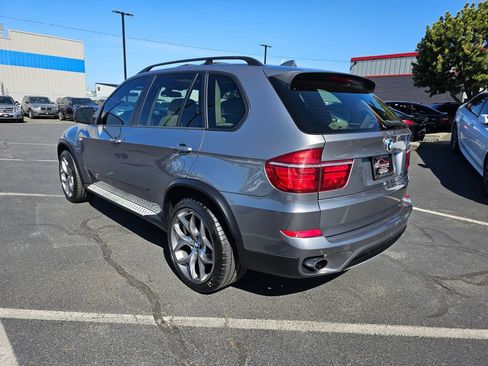 Used 2011 BMW X5 xDrive35i image 3