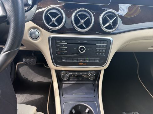 Used 2016 Mercedes-Benz GLA 250 image 29