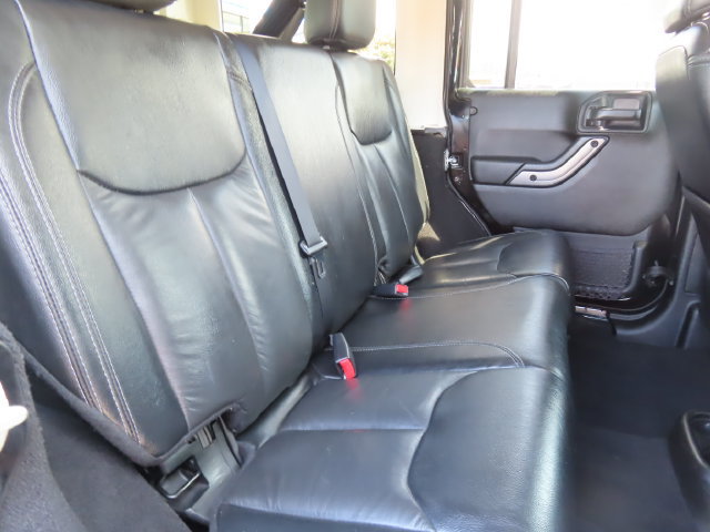 Used 2018 Jeep Wrangler Unlimited Sahara AWD/4WD image 33