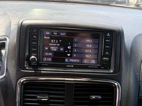 Used 2018 Dodge Grand Caravan SXT FWD image 25