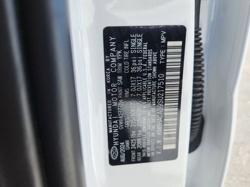 Used 2025 Hyundai Kona SE image 25