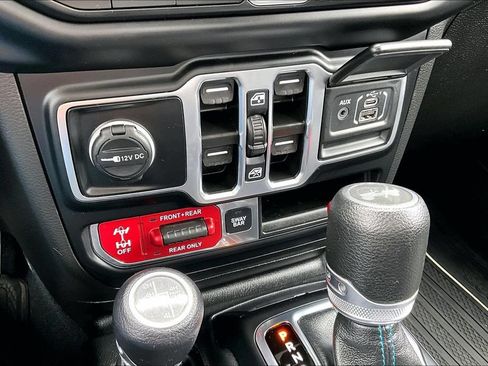 Used 2023 Jeep Wrangler Unlimited Rubicon 4xe AWD/4WD image 12