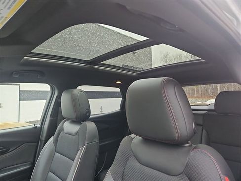 Used 2021 Chevrolet TrailBlazer RS w/ Sun and Liftgate Package image 19