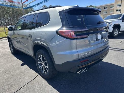 Used 2025 GMC Acadia AT4 w/ Luxury Package image 6