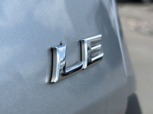 Certified 2025 Toyota Sienna LE FWD image 9