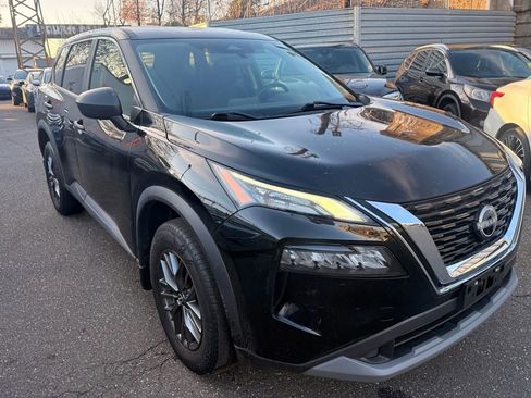 Used 2023 Nissan Rogue S image 3