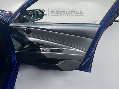 Used 2025 Hyundai Elantra Sport FWD image 30