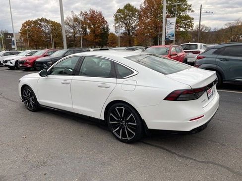 Used 2023 Honda Accord Touring image 5