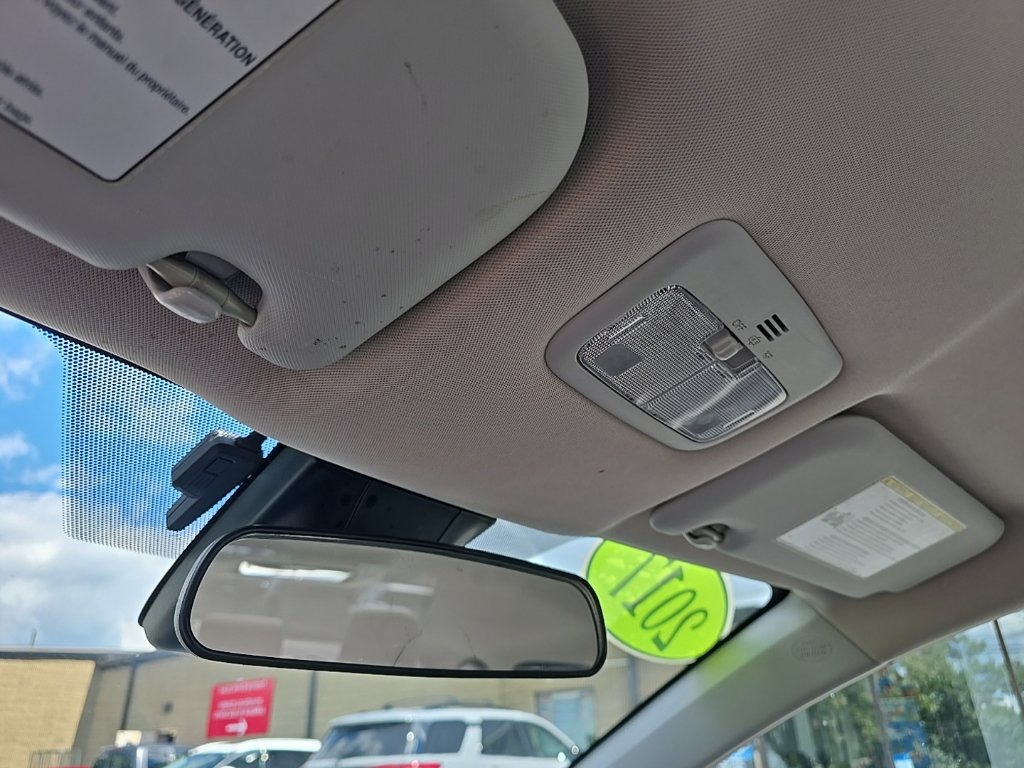 Used 2017 Toyota Corolla LE w/ Carpet Mat Package (TMS) FWD image 26
