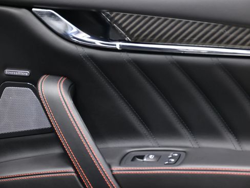 Used 2022 Maserati Quattroporte Trofeo RWD image 85