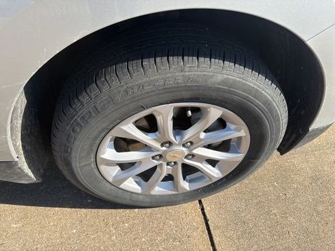 Used 2020 Chevrolet Equinox LT image 25