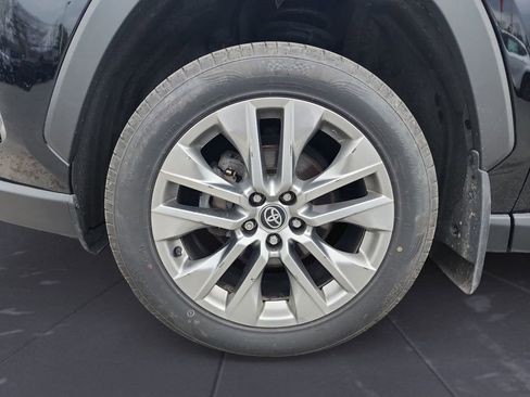 Used 2023 Toyota RAV4 XLE Premium AWD/4WD image 15