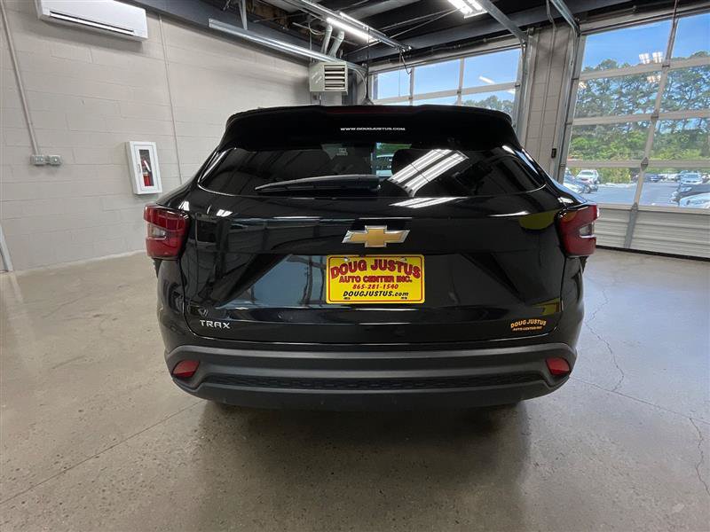 Used 2024 Chevrolet Trax LS FWD image 4