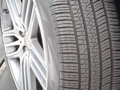 Certified 2025 Mercedes-Benz GLS 450 4MATIC image 33