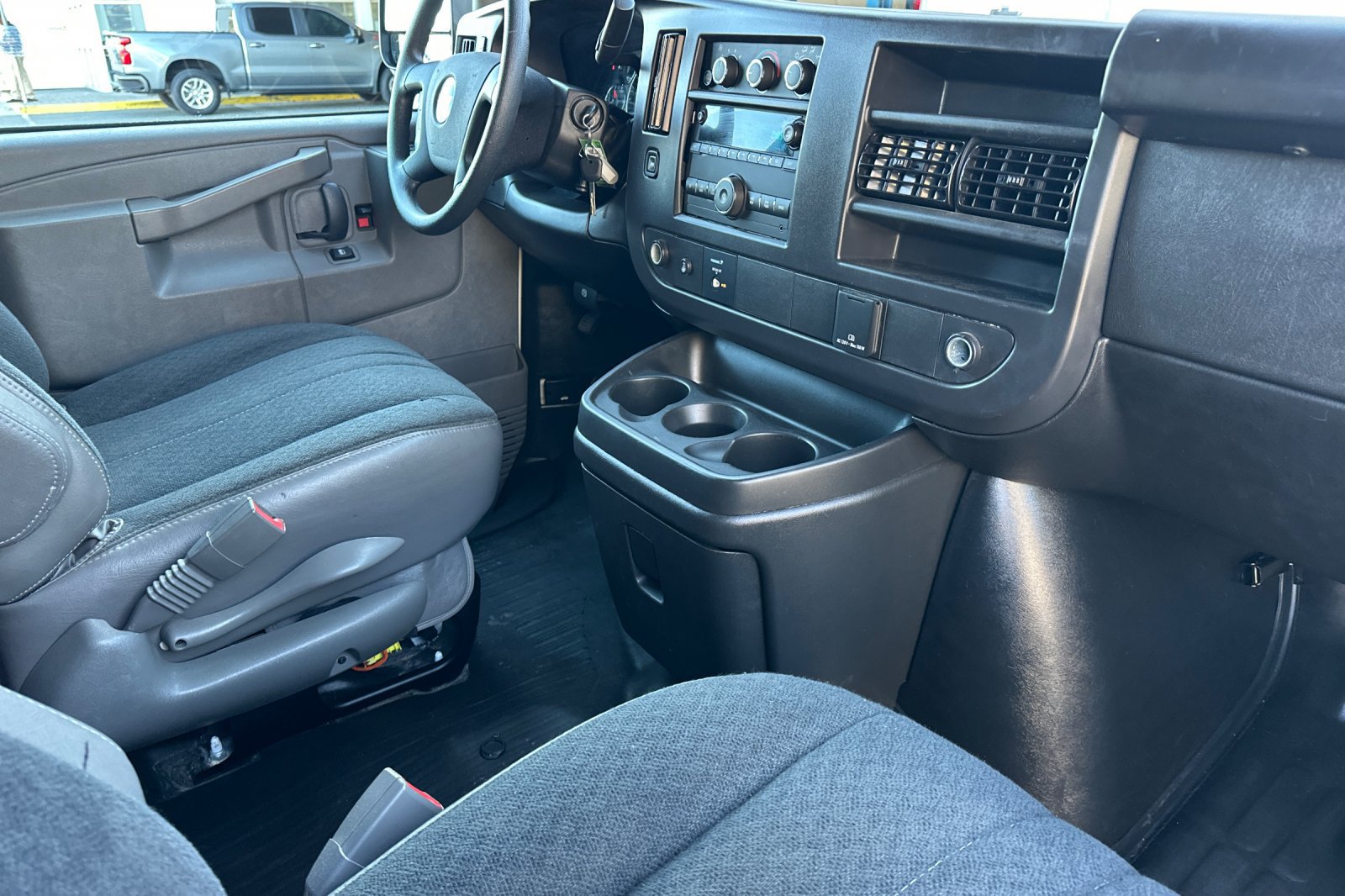 Used 2025 Chevrolet Express 2500 w/ Driver Convenience Package RWD image 16